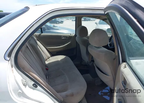 2000 Honda Accord 3.0 Lx from USA, damaged, VIN 1HGCG1640YA067195